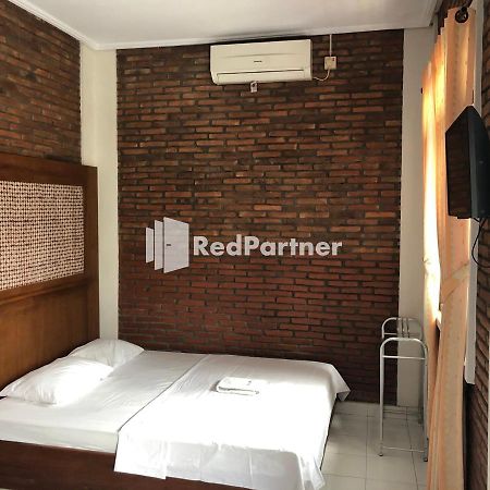 Rifka Annisa Guesthouse Syariah Redpartner ยอกยาการ์ตา ภายนอก รูปภาพ