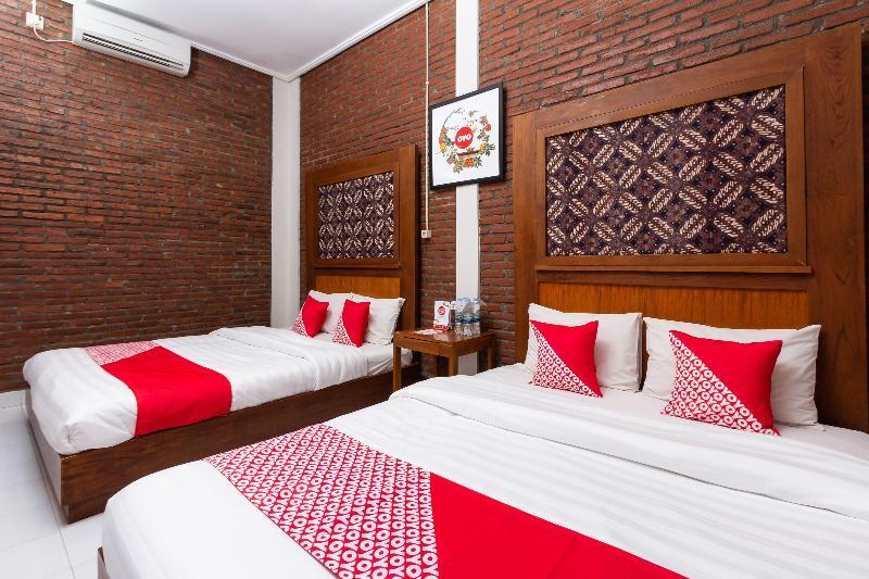 Rifka Annisa Guesthouse Syariah Redpartner ยอกยาการ์ตา ภายนอก รูปภาพ